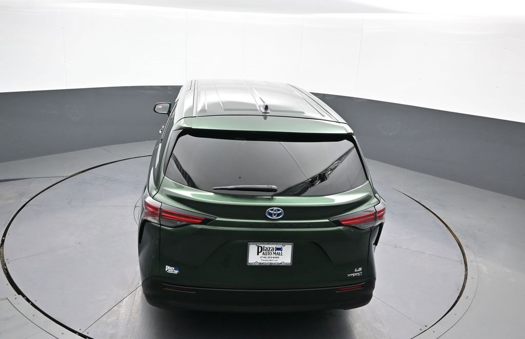 Certified 2021 Toyota Sienna LE image 39