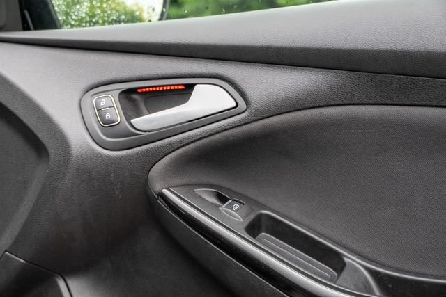 Used 2017 Ford Focus Titanium FWD image 80