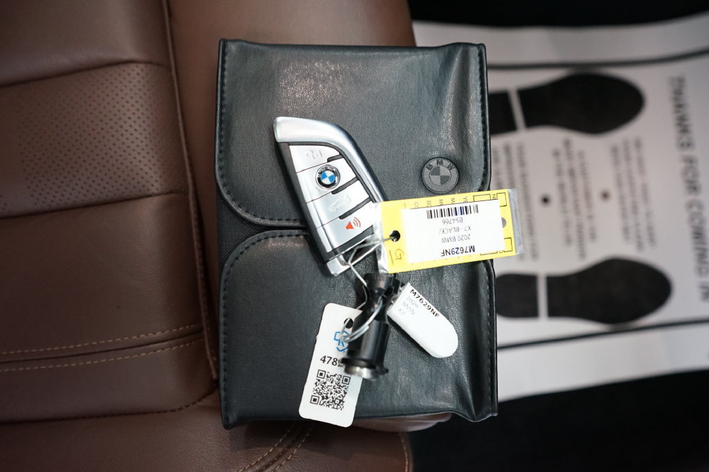 Used 2020 BMW X7 xDrive40i w/ Premium Package AWD/4WD image 69