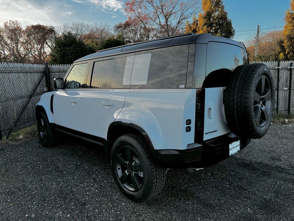 New 2026 Land Rover Defender 110 S image 5