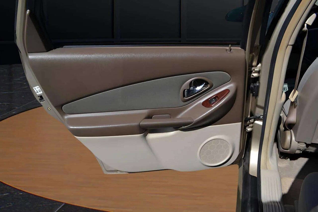 Used 2006 Chevrolet Malibu LT image 20