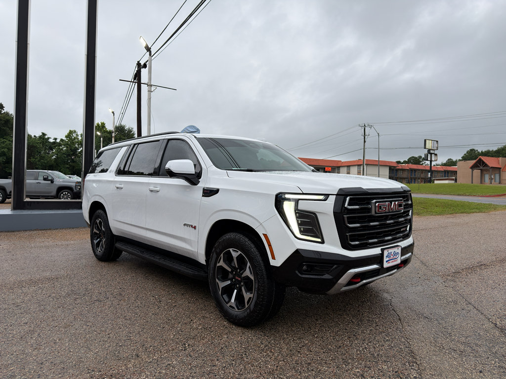 Used 2025 GMC Yukon XL AT4 AWD/4WD image 13