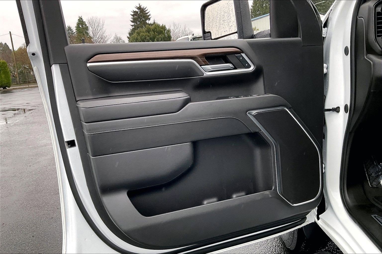 Used 2024 Chevrolet Silverado 2500 LT image 21