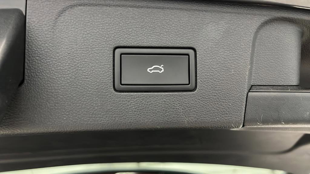 Used 2024 Volkswagen Atlas SE AWD/4WD image 29