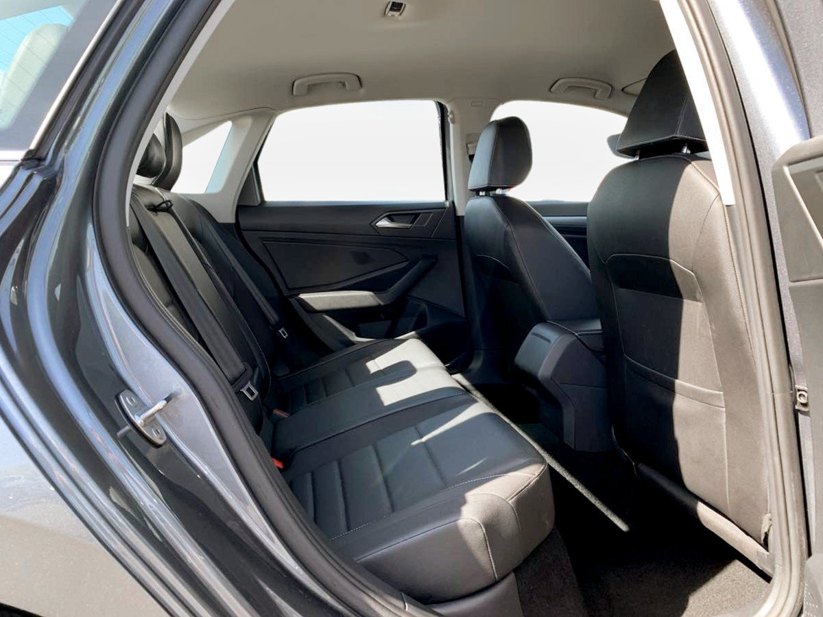 Used 2024 Volkswagen Jetta SE FWD image 17