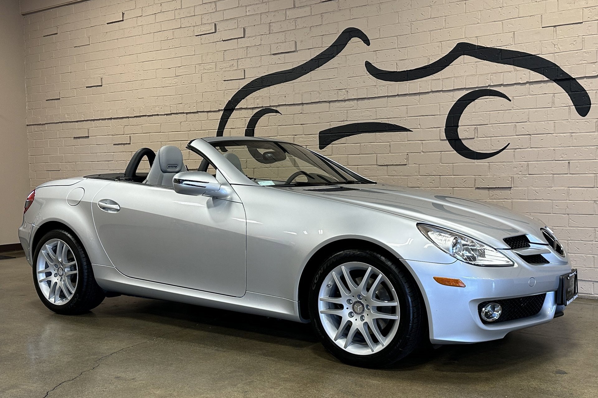 Used 2009 Mercedes-Benz SLK 300 image 2
