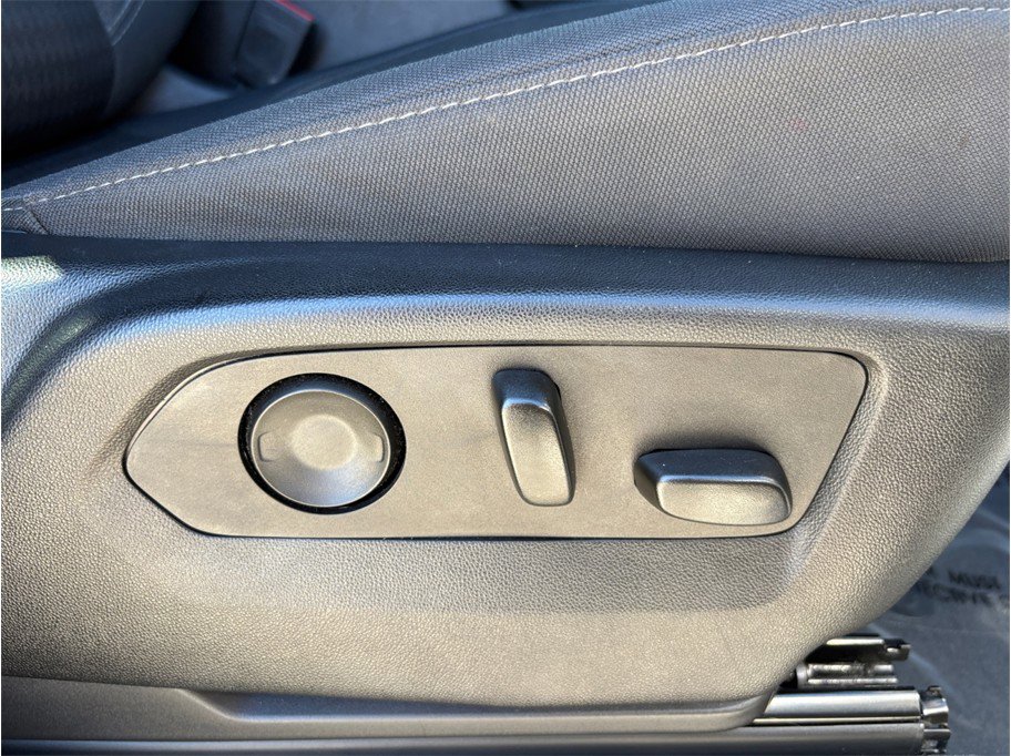 Used 2022 GMC Yukon XL SLE w/ Gmc Pro Safety Plus Package image 43