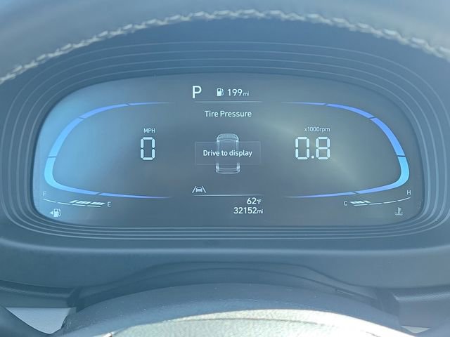 Used 2025 Hyundai Venue SEL image 25