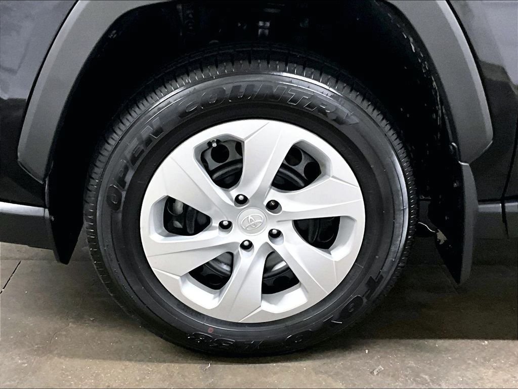 Certified 2023 Toyota RAV4 LE AWD/4WD image 7
