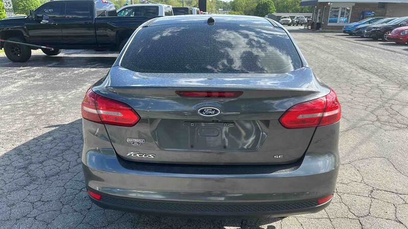 Used 2018 Ford Focus SE FWD image 7