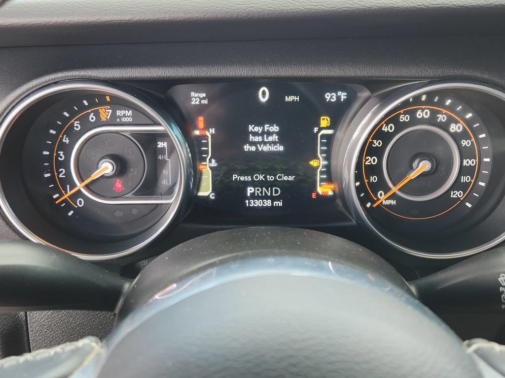 Used 2018 Jeep Wrangler Unlimited Sahara AWD/4WD image 7