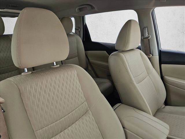 Used 2017 Nissan Rogue SV FWD image 23