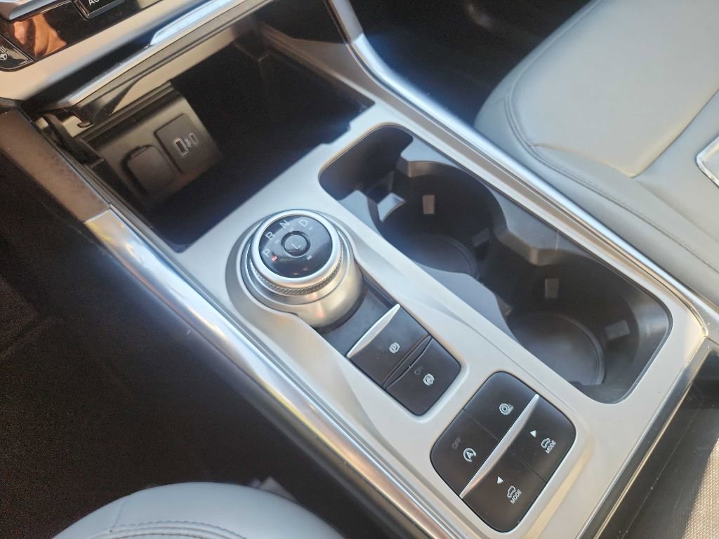 Used 2021 Ford Explorer XLT w/ Equipment Group 202A image 27