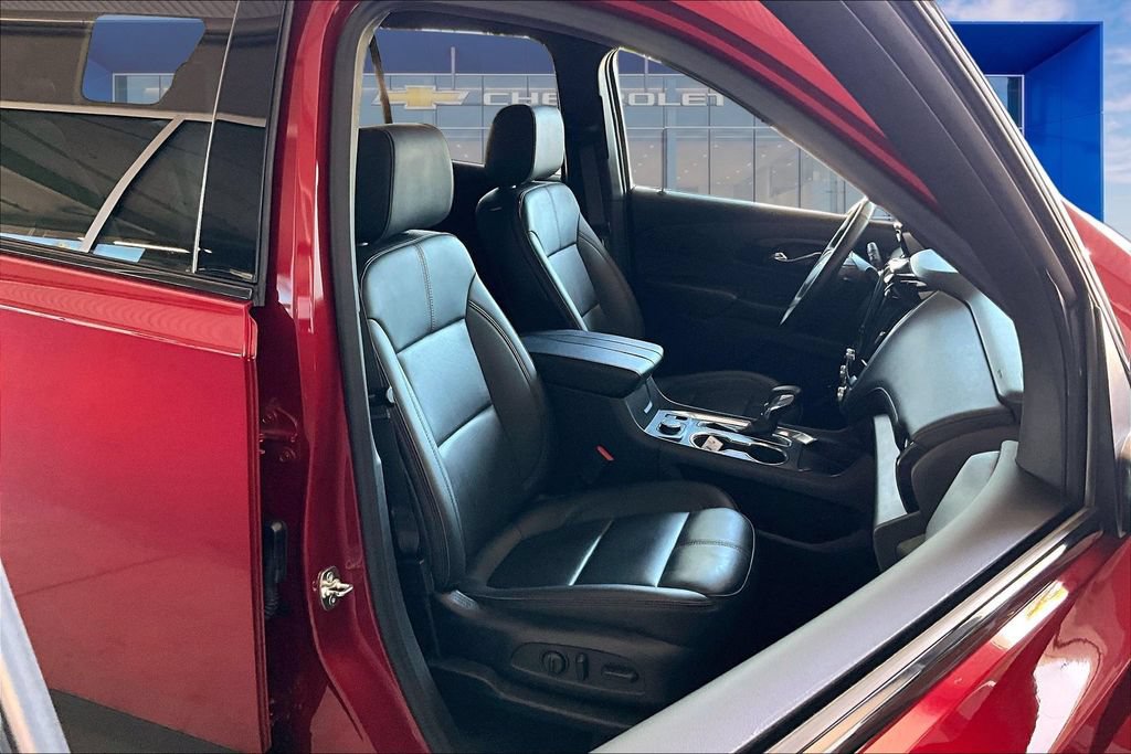 Used 2023 Chevrolet Traverse RS AWD/4WD image 18