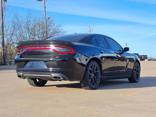 Used 2022 Dodge Charger SXT w/ Blacktop Package image 5