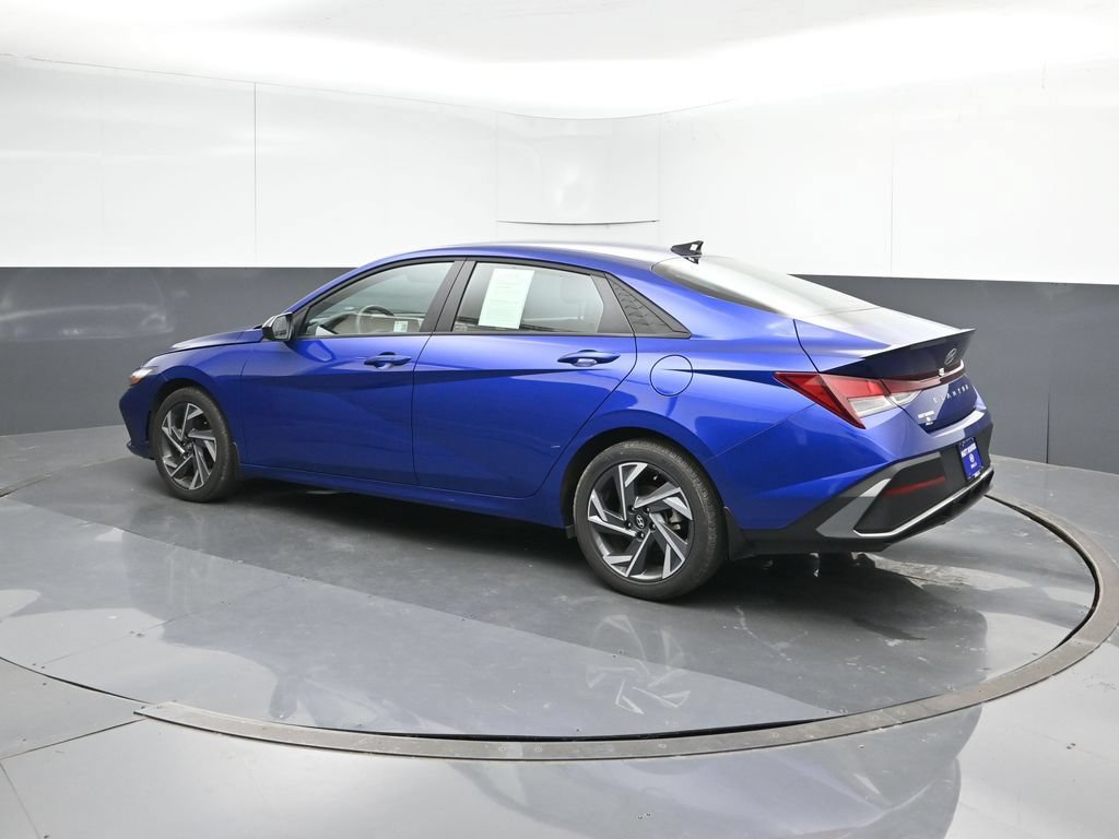 Certified 2025 Hyundai Elantra Sport FWD image 3