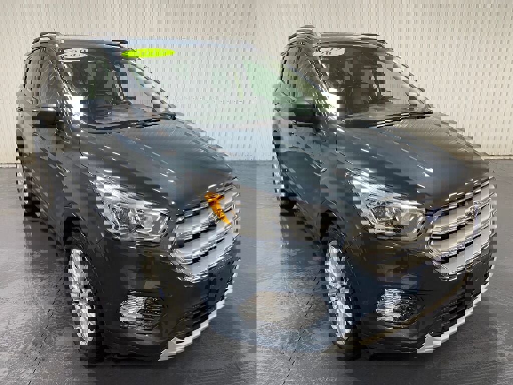 Used 2019 Ford Escape SEL video 2