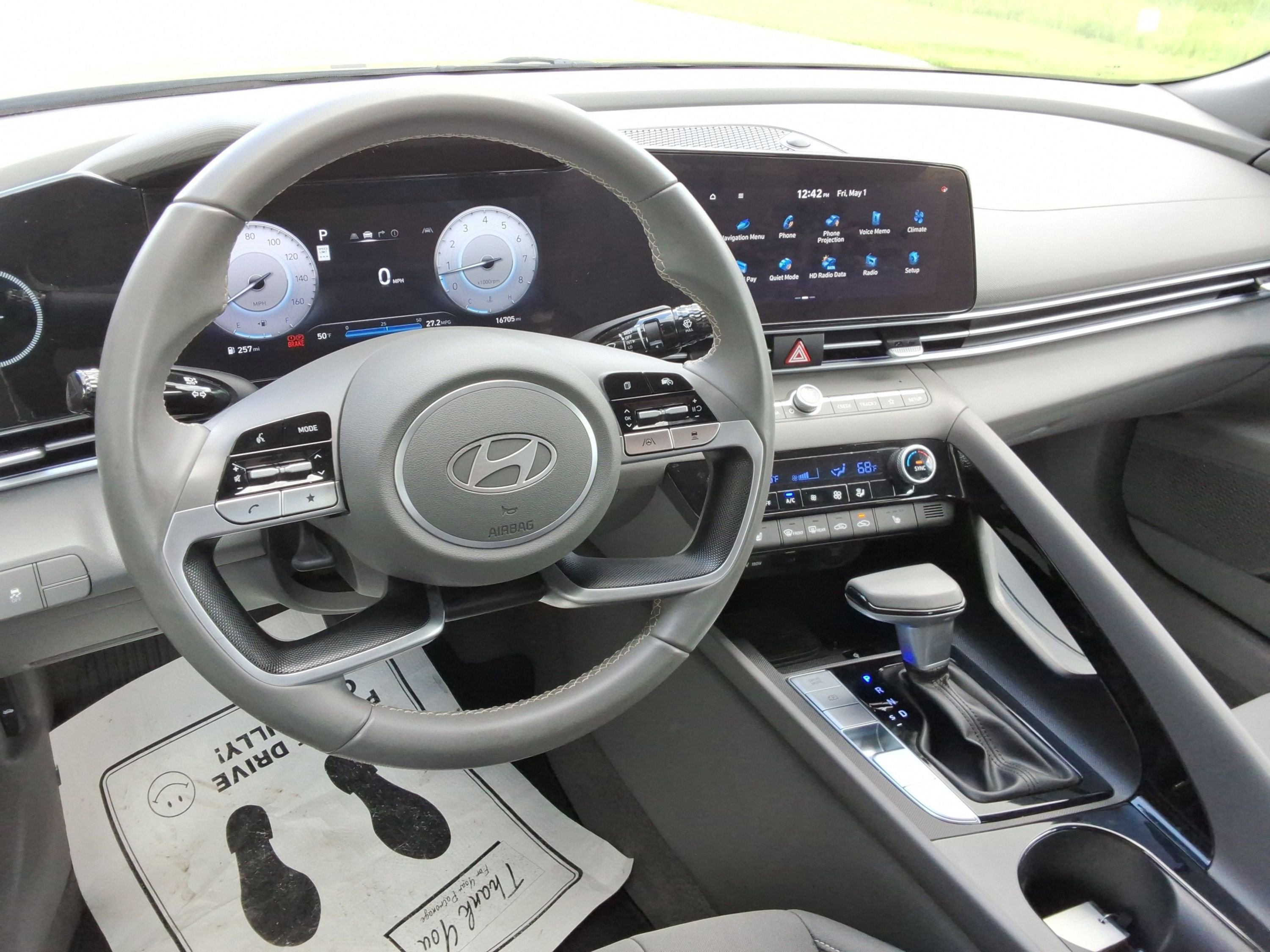 Used 2025 Hyundai Elantra SEL FWD image 12