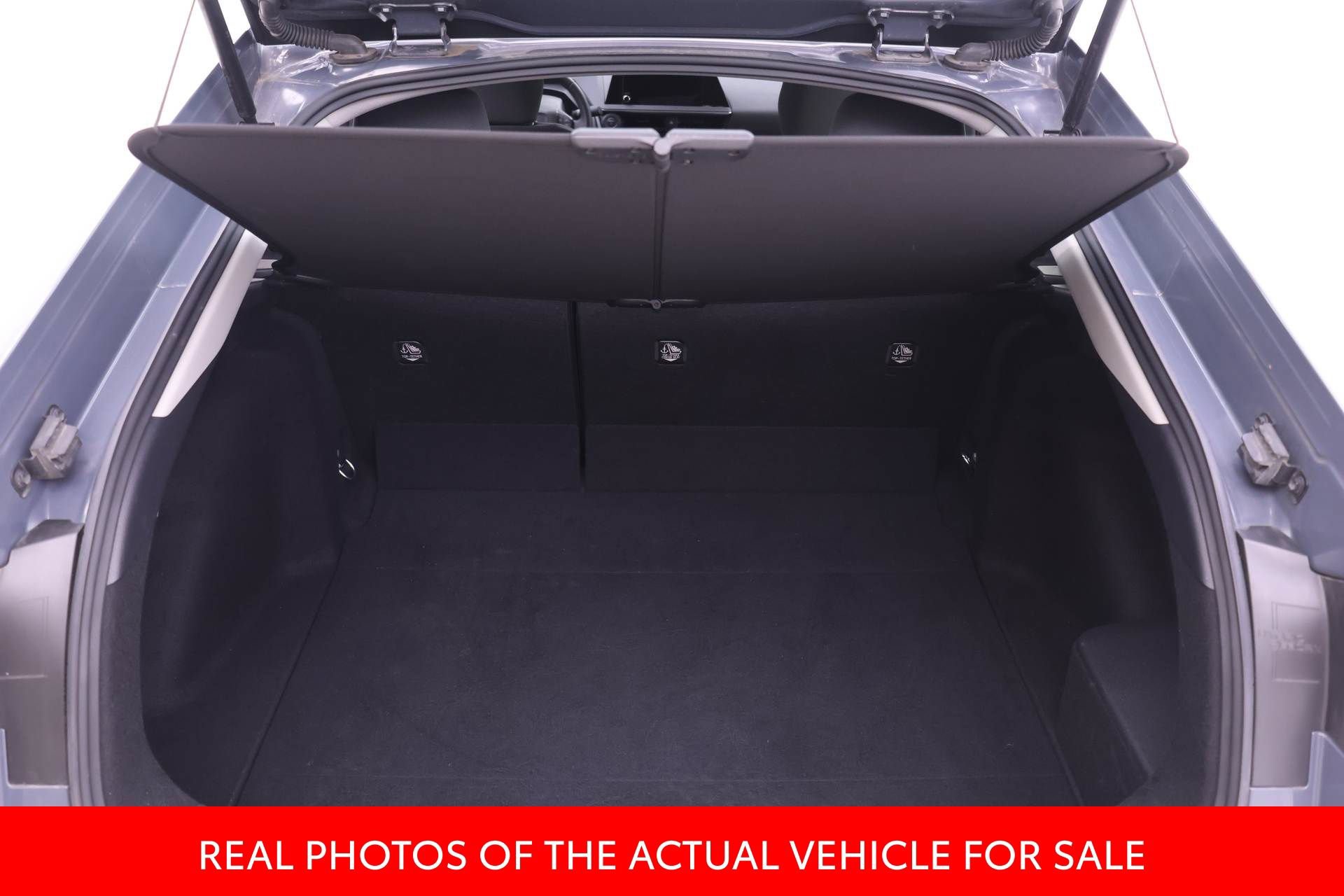 Certified 2025 Toyota Prius LE FWD image 14