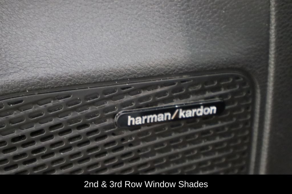 Used 2022 Chrysler Pacifica Limited w/ Uconnect Theater Family Group FWD image 33