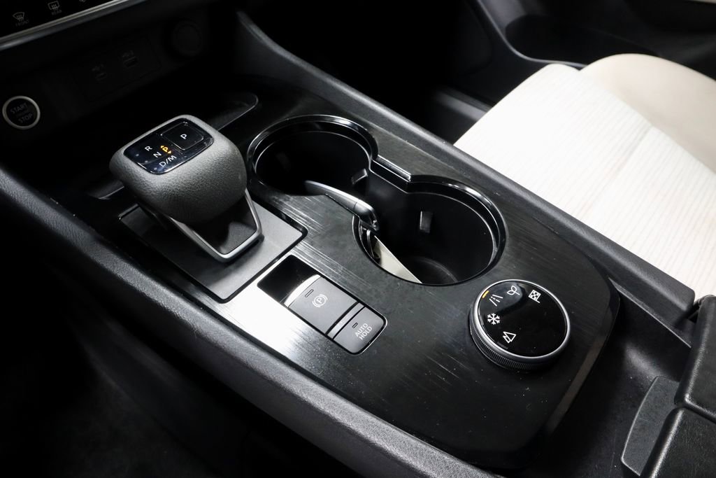 Certified 2023 Nissan Rogue SV image 33