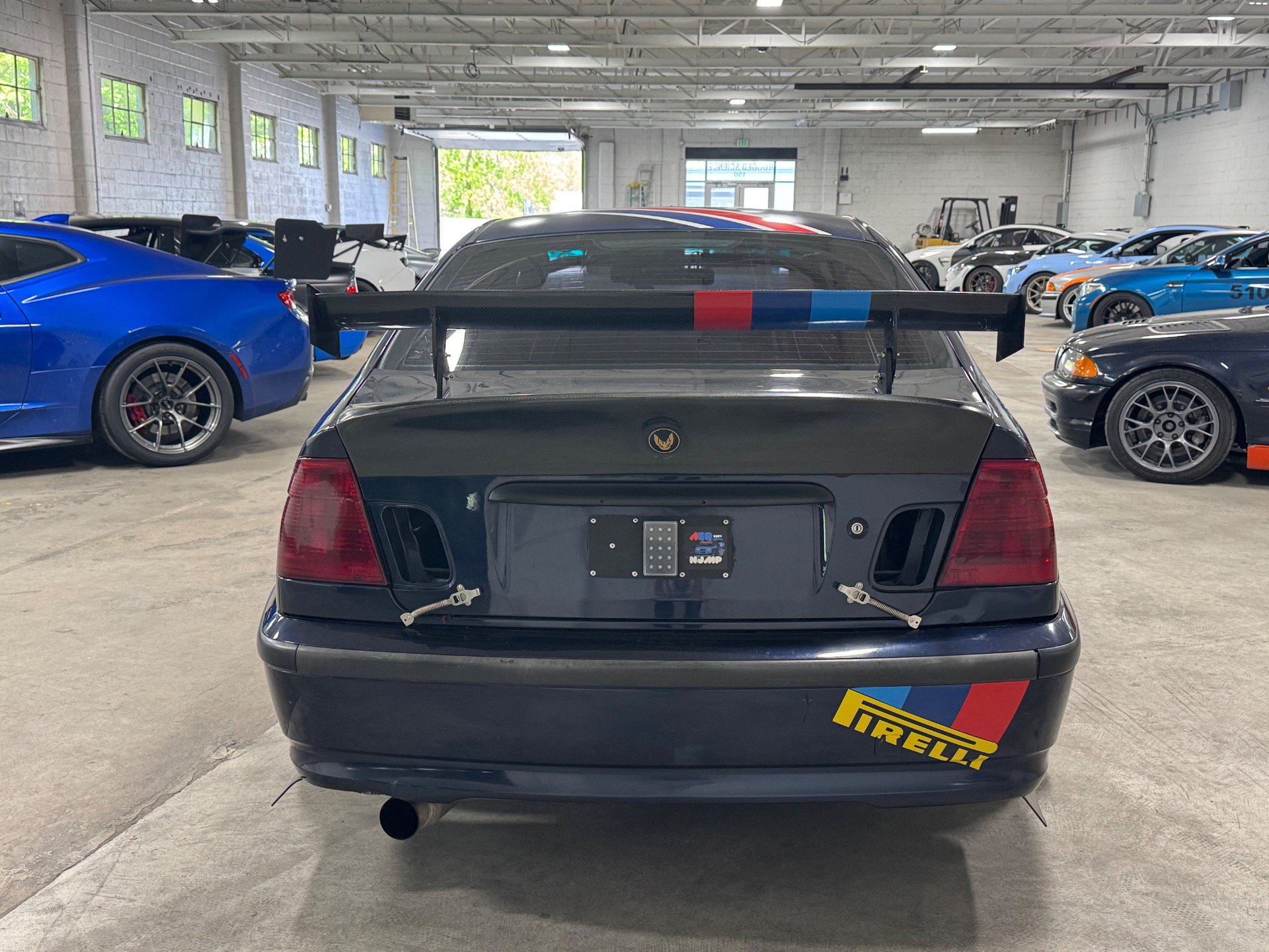 Used 2003 BMW 325i Sedan RWD image 5