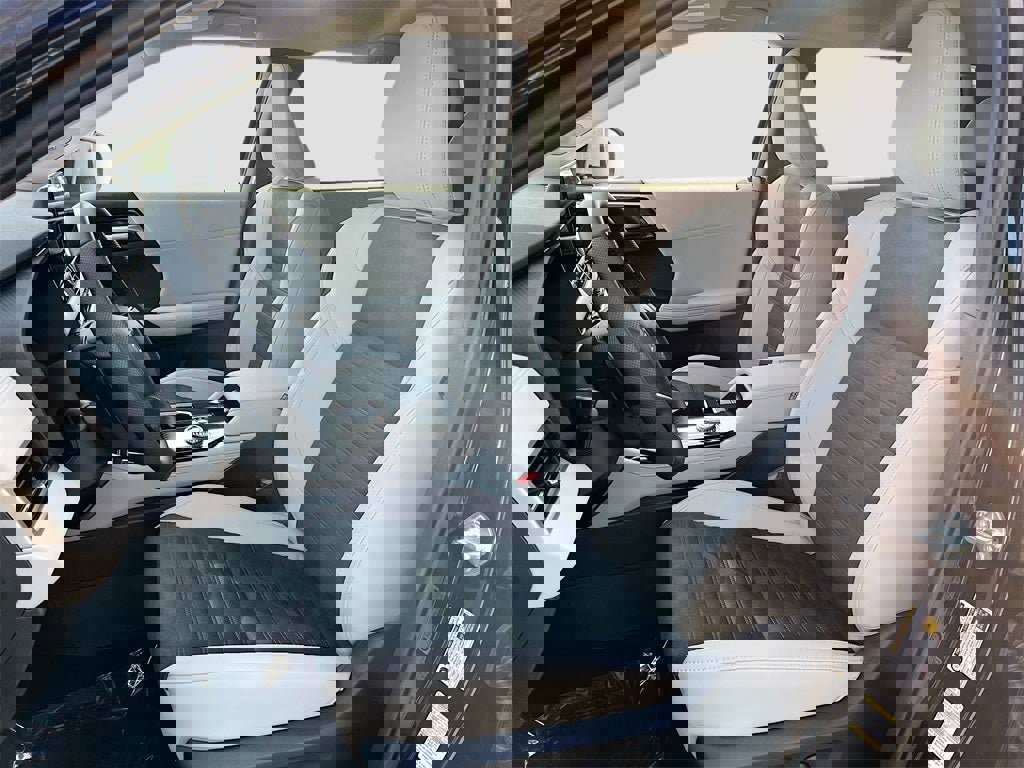 New 2025 Mitsubishi Outlander SE image 21