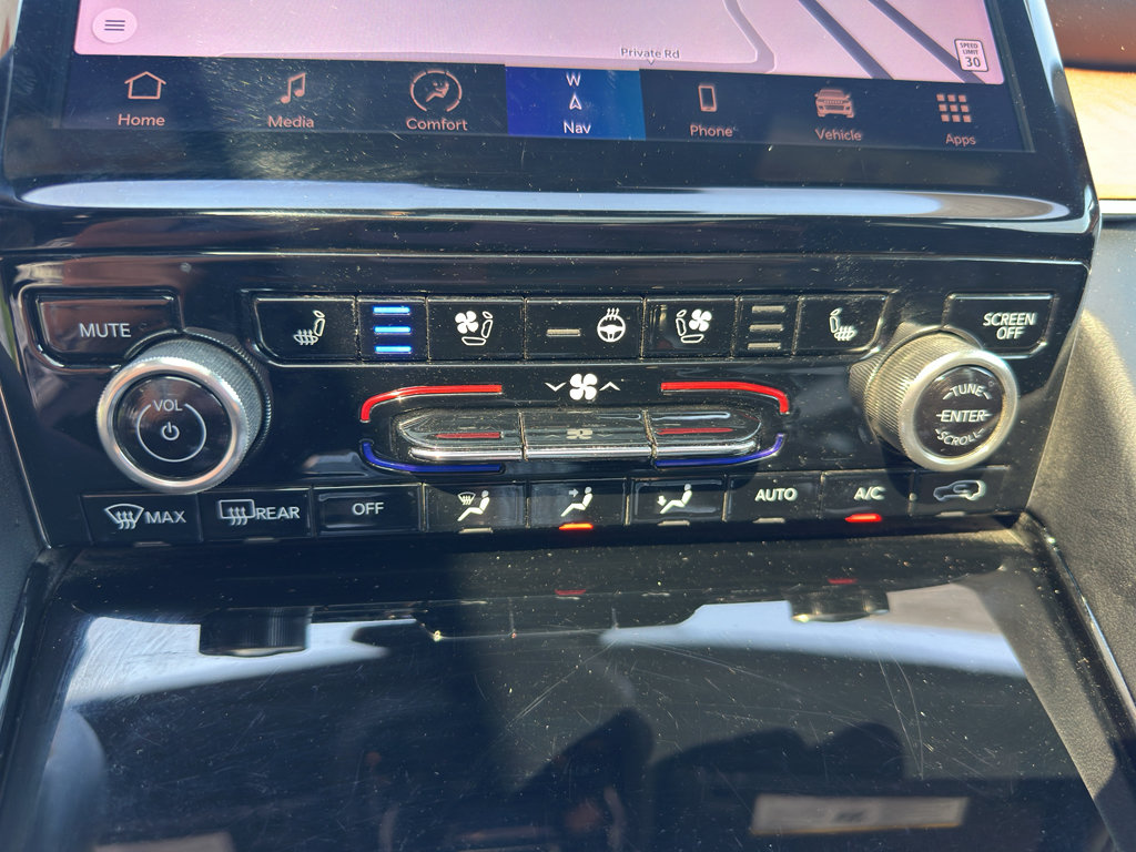 Used 2023 Jeep Grand Cherokee L Summit AWD/4WD image 4