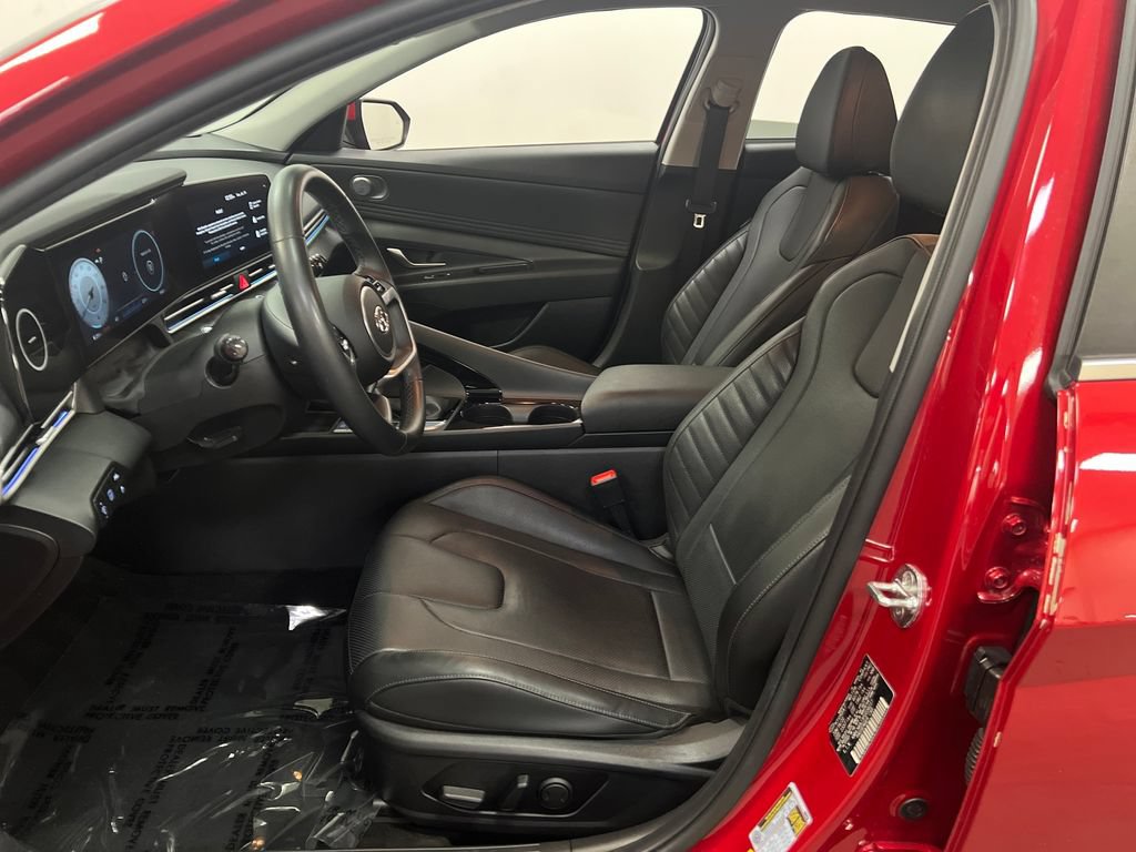 Used 2023 Hyundai Elantra Limited FWD image 11