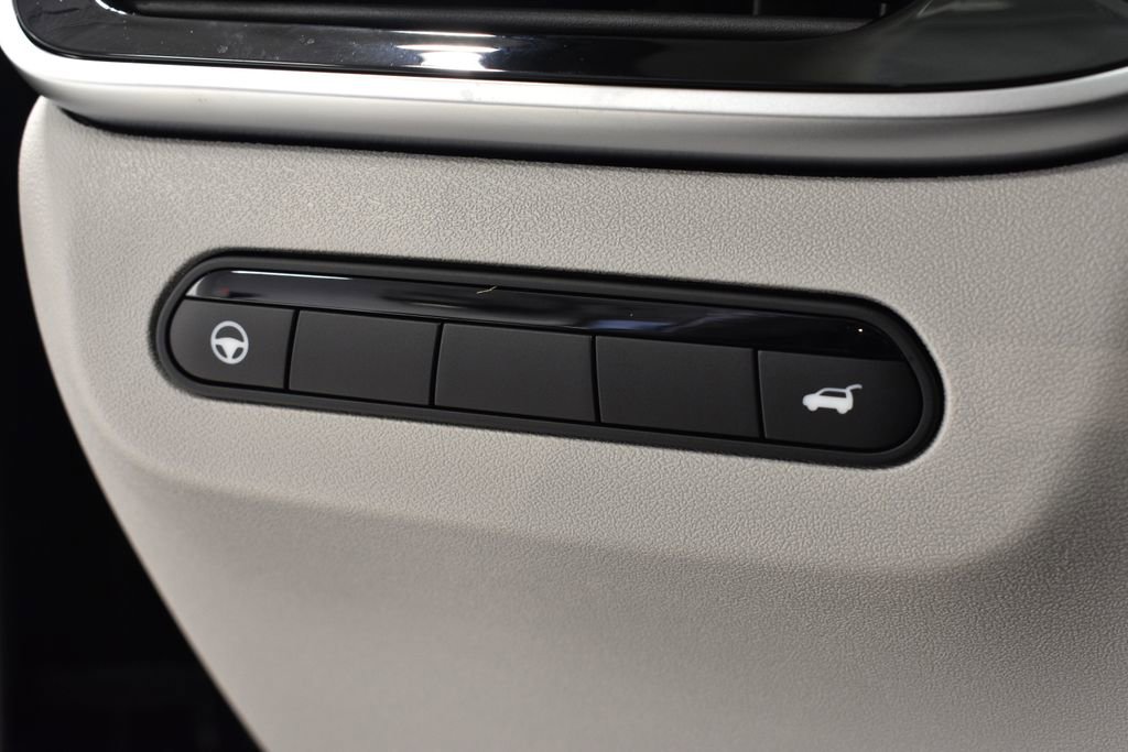 New 2026 INFINITI QX60 Luxe w/ Family Package image 17