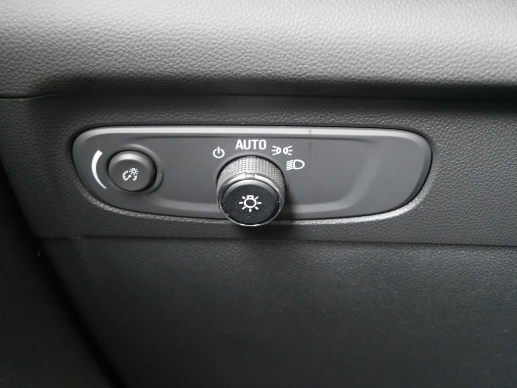 Used 2023 Buick Envision Essence w/ Sport Touring Package image 22