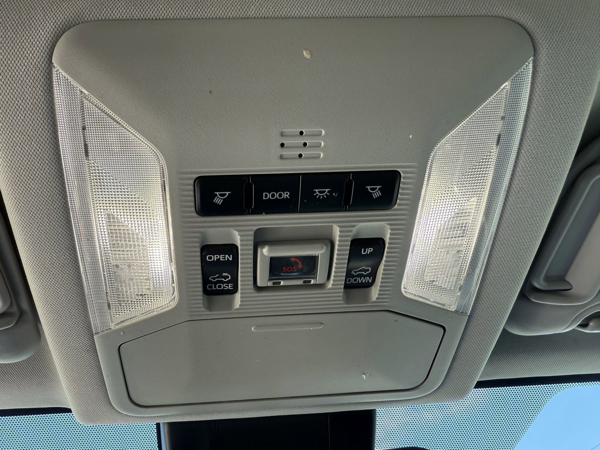 Used 2022 Toyota RAV4 XLE image 17