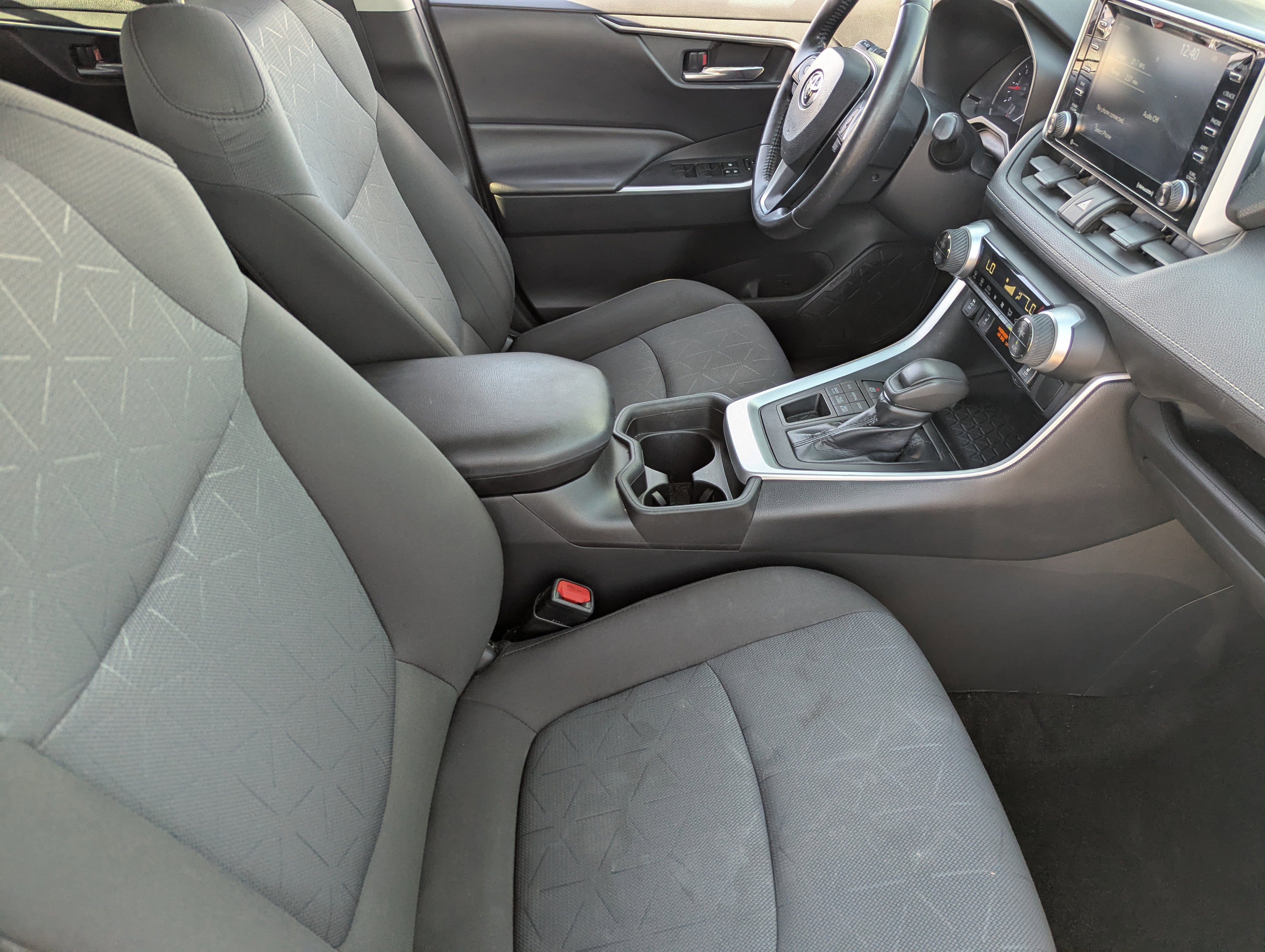 Used 2019 Toyota RAV4 XLE image 9
