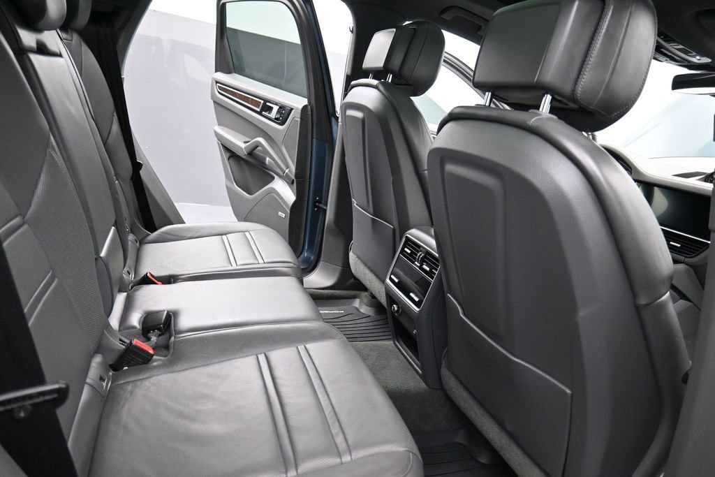 Used 2019 Porsche Cayenne S AWD/4WD image 18