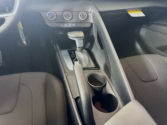 Certified 2024 Hyundai Elantra SE FWD image 24