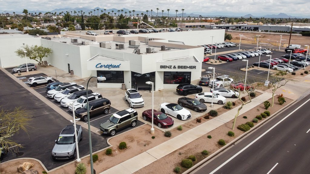 Used 2025 Audi A8 L 3.0T w/ Executive Package image 3