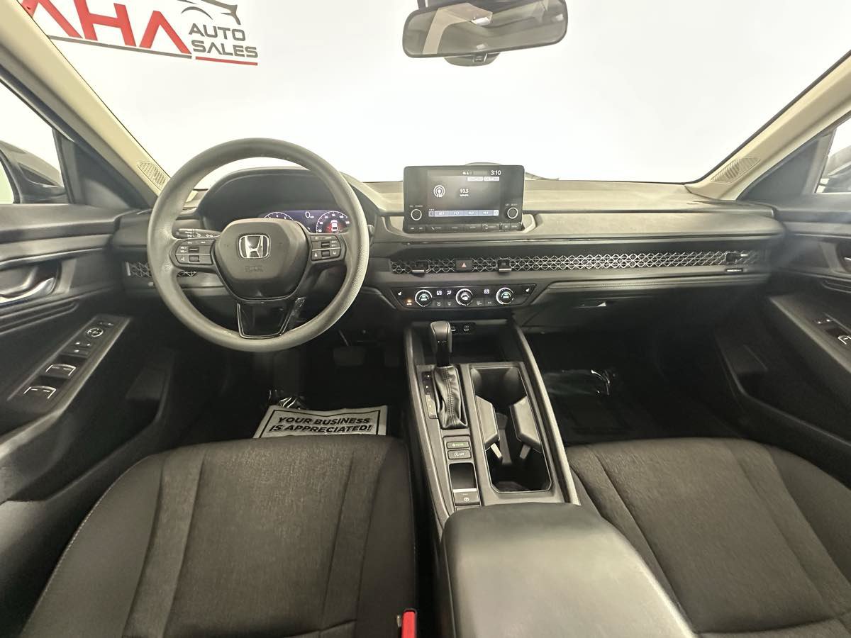 Used 2025 Honda Accord SE image 28