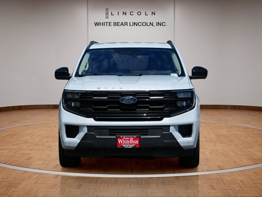 Used 2025 Ford Expedition Active AWD/4WD image 2