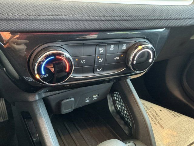 Used 2025 Chevrolet TrailBlazer LT AWD/4WD image 23