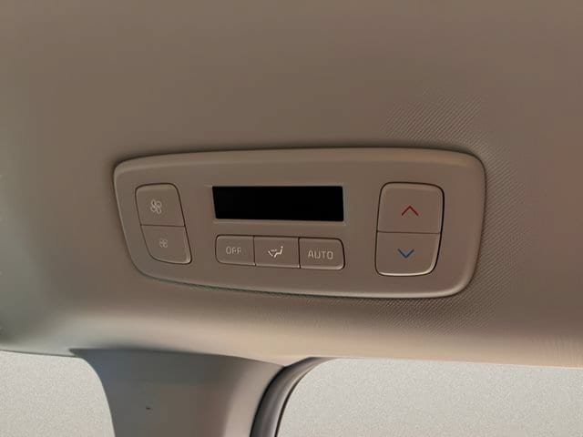 Used 2026 Kia Carnival FWD image 14