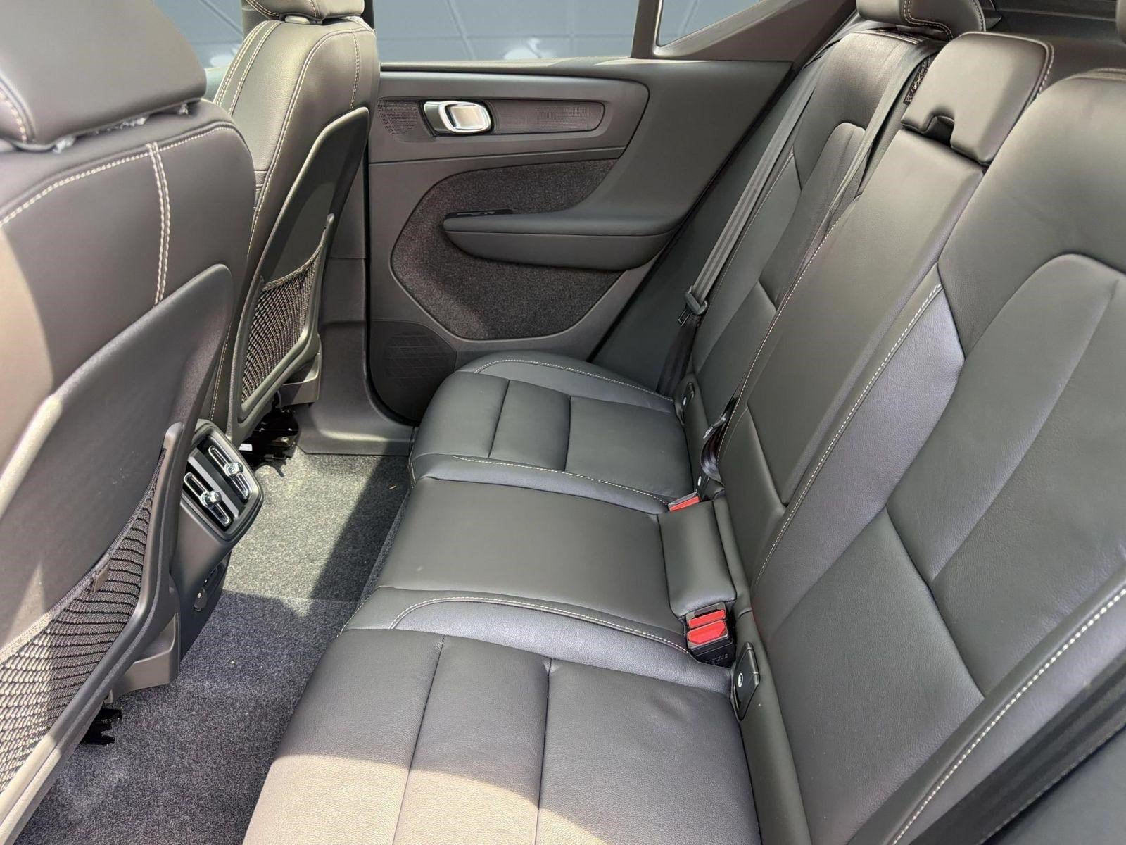 New 2026 Volvo XC40 B5 Core w/ Climate Package AWD/4WD image 22