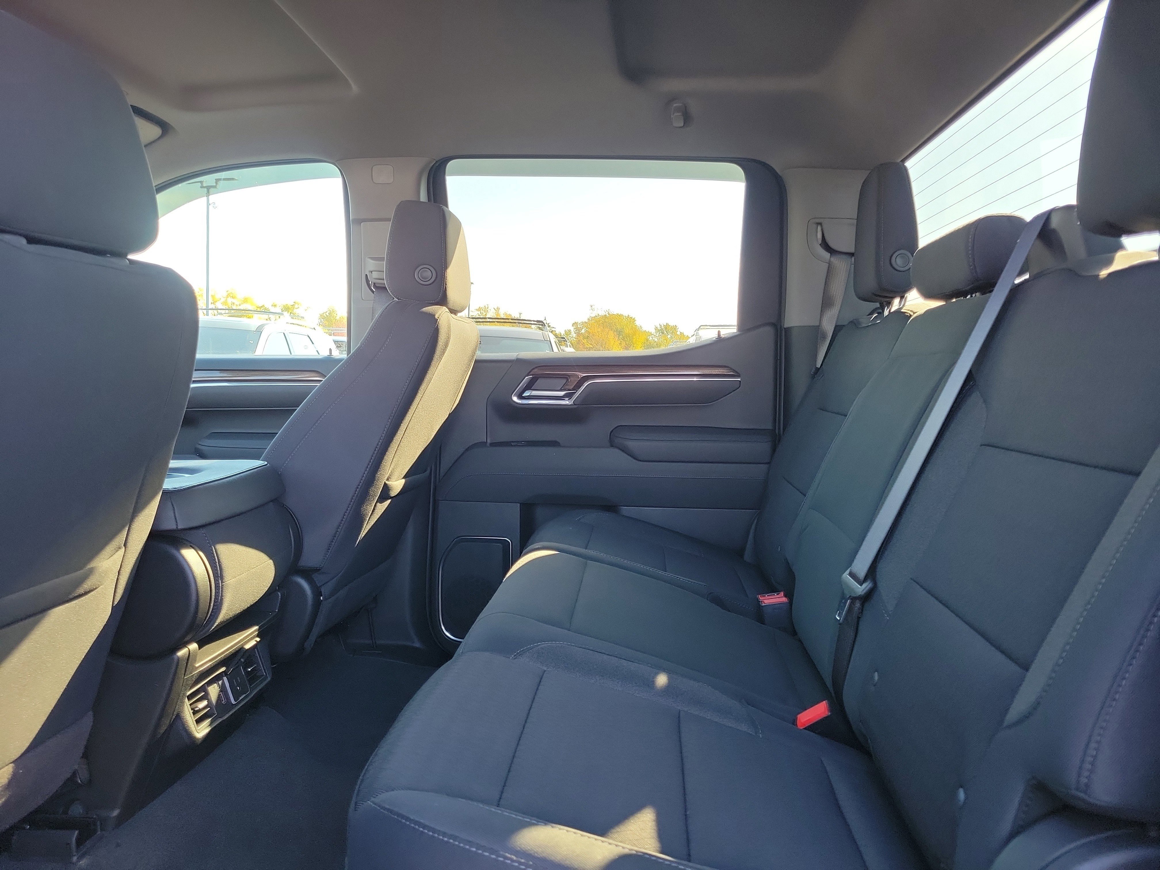 Used 2025 Chevrolet Silverado 1500 LT image 11