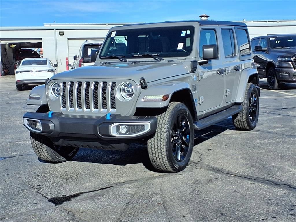 Used 2022 Jeep Wrangler Unlimited Sahara image 2