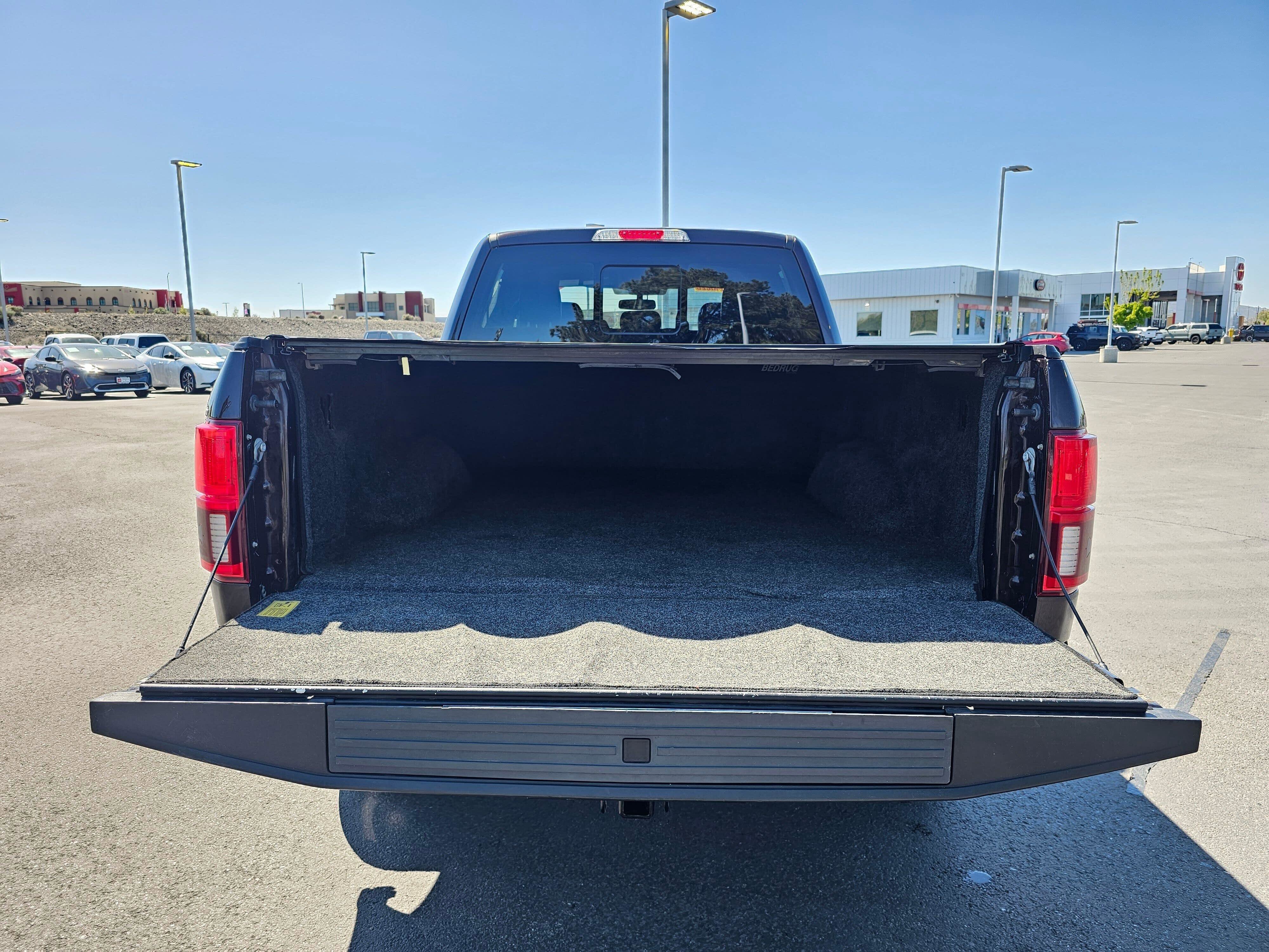 Used 2018 Ford F150 Lariat w/ Equipment Group 502A Luxury AWD/4WD image 14