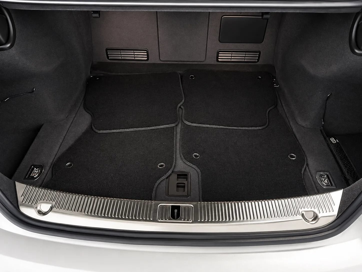 Used 2013 Audi S8 AWD/4WD image 18