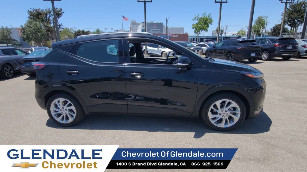 Certified 2023 Chevrolet Bolt EUV LT FWD image 2