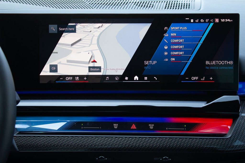 Used 2025 BMW M5 w/ Carbon Package image 16