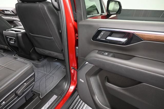 Used 2025 Chevrolet Tahoe High Country AWD/4WD image 15