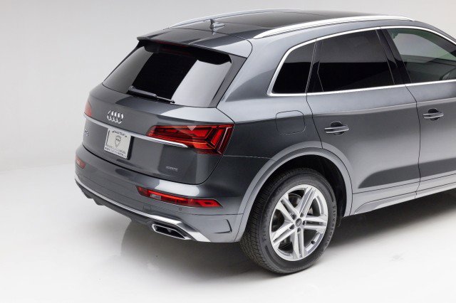 Used 2021 Audi Q5 e Premium w/ Convenience Package image 27