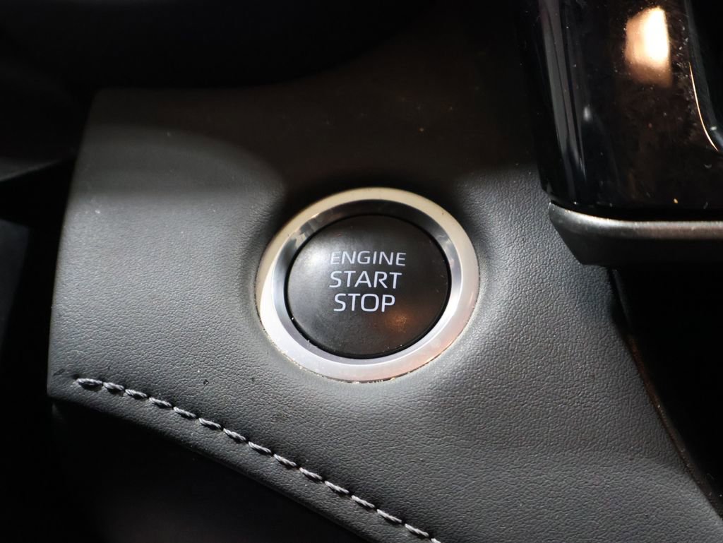 Used 2024 Toyota Highlander XLE image 27